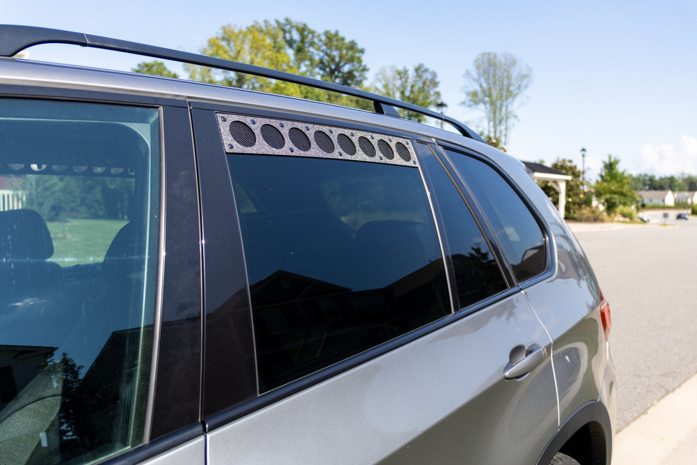 BMW X5 E70 Rear Window Vents