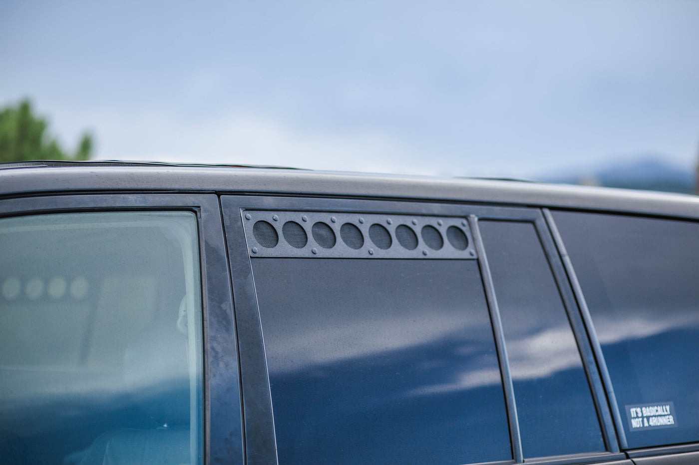 Toyota LC100/Lexus LX470 Window Vents
