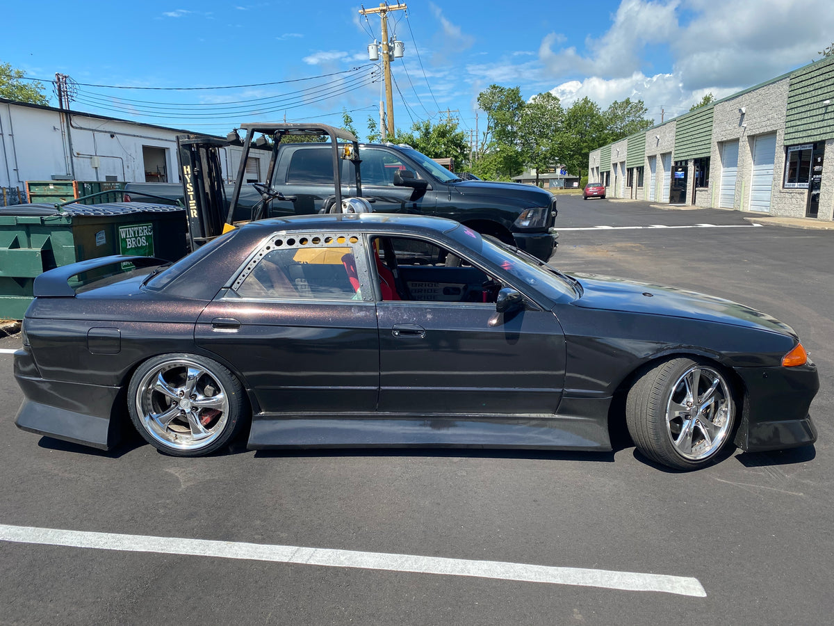 R32 Skyline Rear Window Vents (Sedan)